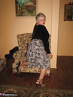 milf beaver cougar hot mom wife